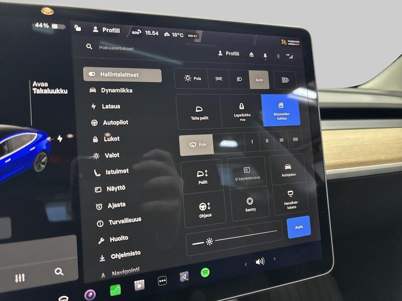Tesla Model 3 vaihtoauto