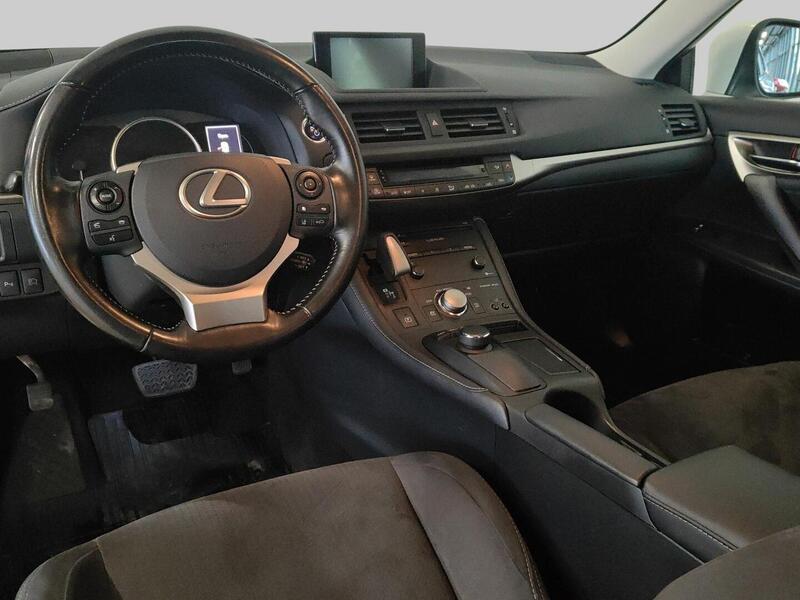 Lexus CT vaihtoauto