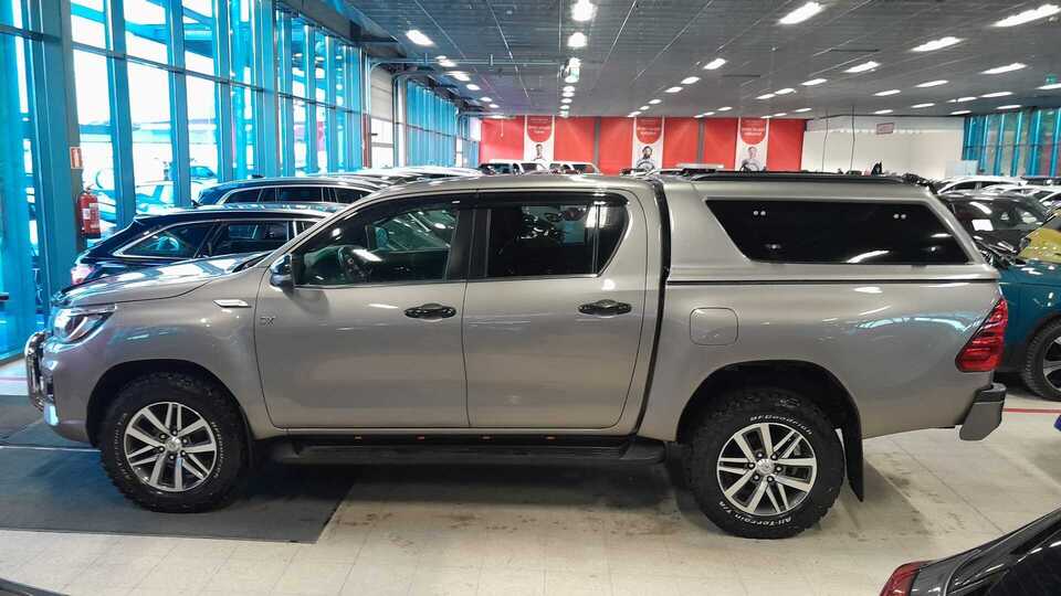 Toyota Hilux vaihtoauto