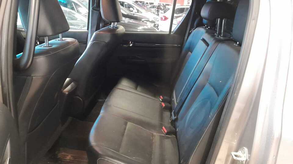 Toyota Hilux vaihtoauto