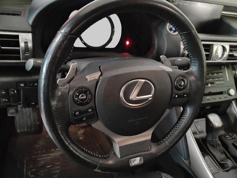 Lexus IS vaihtoauto