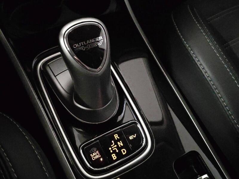Mitsubishi Outlander PHEV vaihtoauto