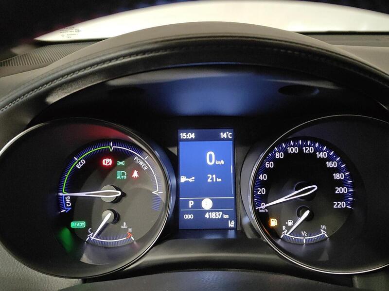 Toyota C-HR vaihtoauto