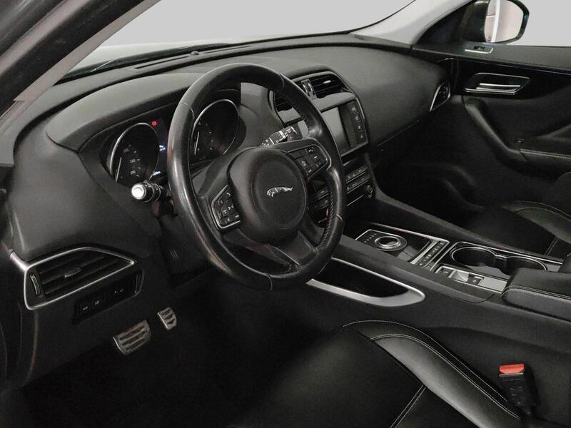 Jaguar F-PACE vaihtoauto