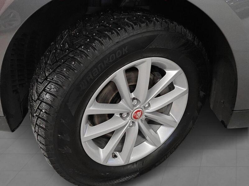 Jaguar F-PACE vaihtoauto