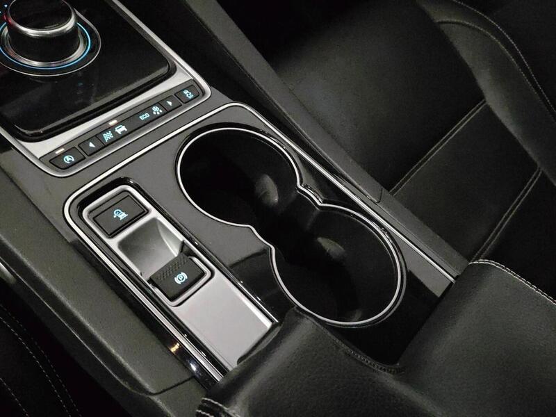 Jaguar F-PACE vaihtoauto