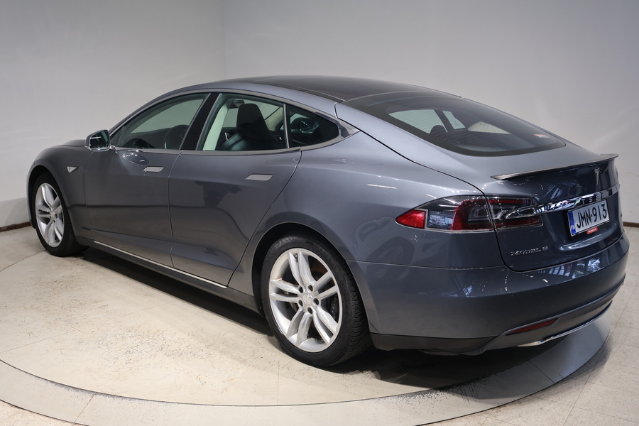 Tesla Model S vaihtoauto