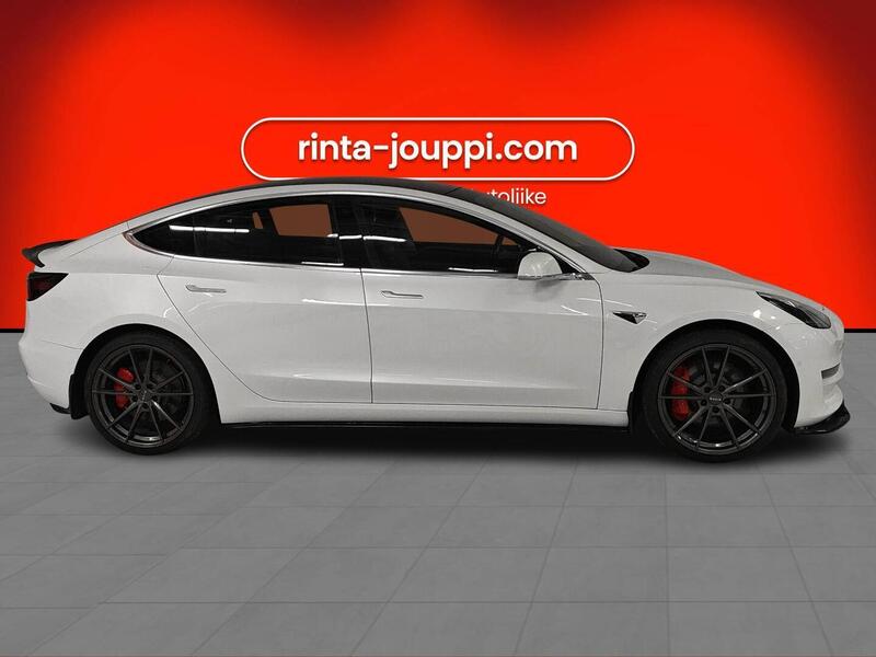 Tesla Model 3 vaihtoauto