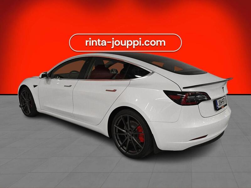 Tesla Model 3 vaihtoauto