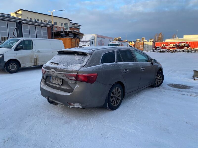 Toyota Avensis vaihtoauto