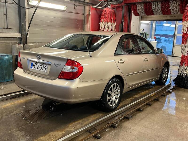 Toyota Camry vaihtoauto