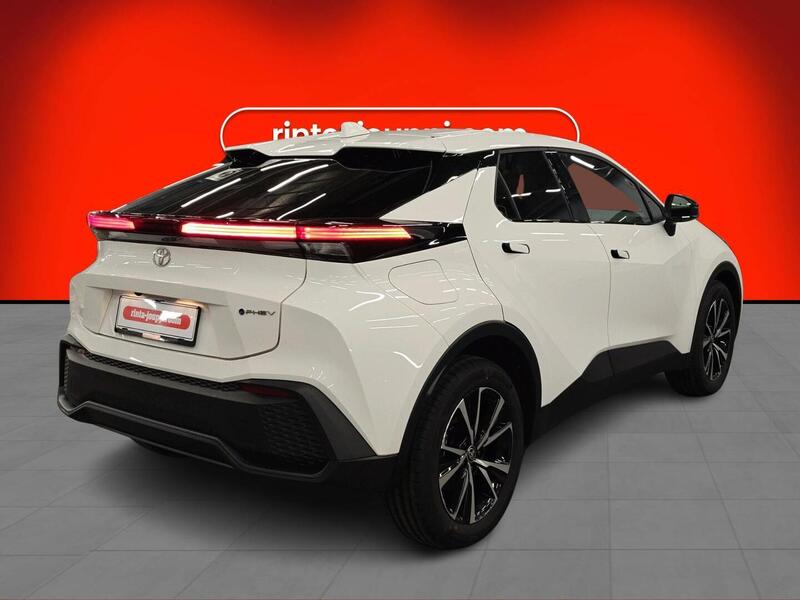 Toyota C-HR vaihtoauto