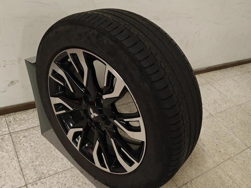 Mitsubishi Outlander PHEV vaihtoauto