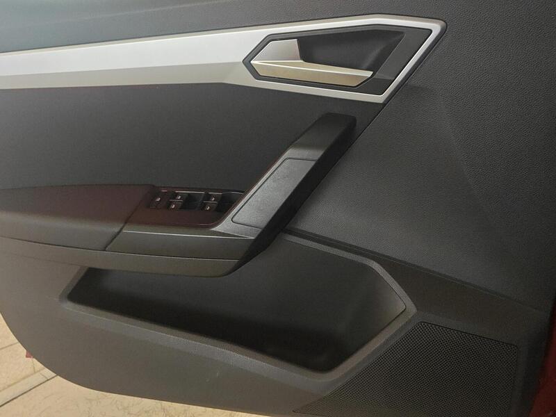 SEAT Arona vaihtoauto