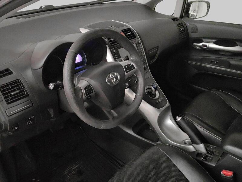 Toyota Auris vaihtoauto