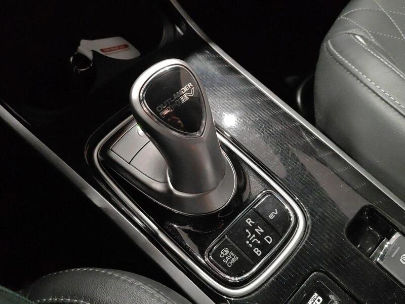 Mitsubishi Outlander PHEV vaihtoauto