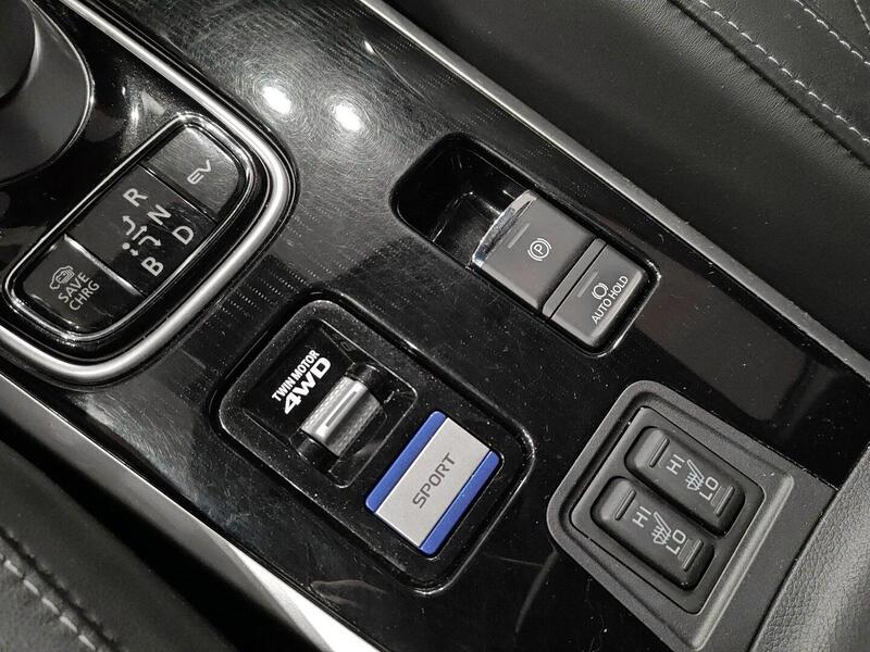 Mitsubishi Outlander PHEV vaihtoauto