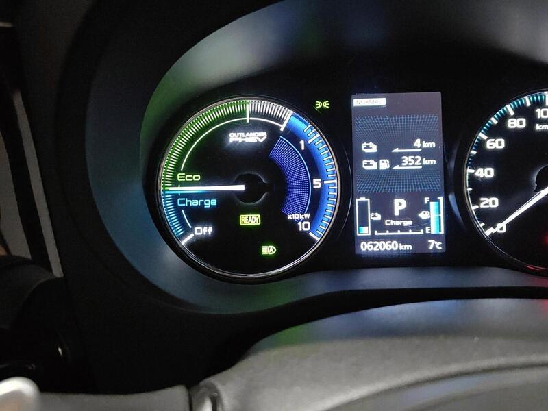 Mitsubishi Outlander PHEV vaihtoauto