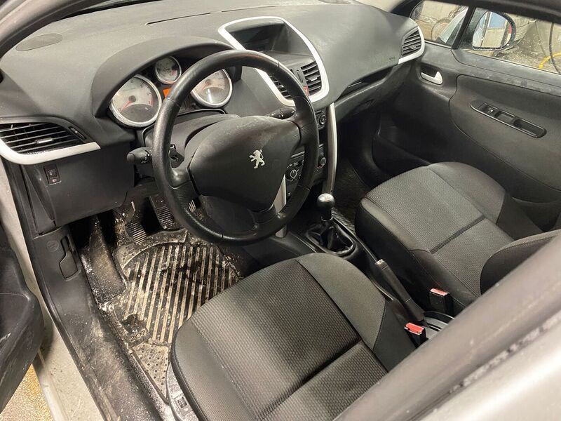 Peugeot 207 vaihtoauto