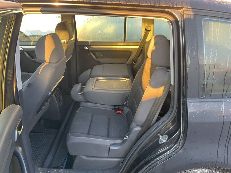 Volkswagen Touran vaihtoauto