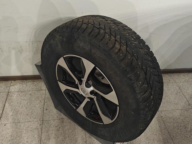 Toyota Hilux vaihtoauto