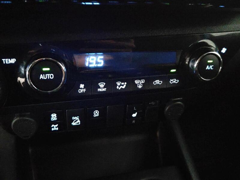 Toyota Hilux vaihtoauto