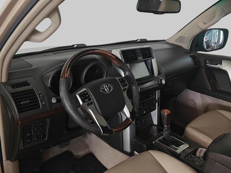 Toyota Land Cruiser vaihtoauto