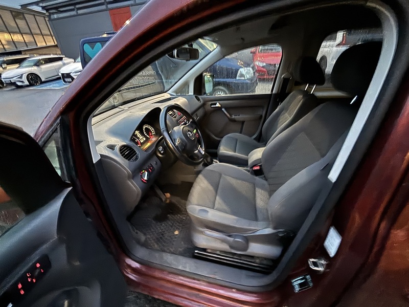 Volkswagen Caddy Maxi vaihtoauto