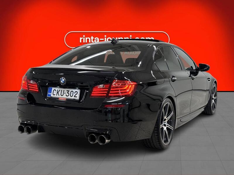 BMW M5 vaihtoauto