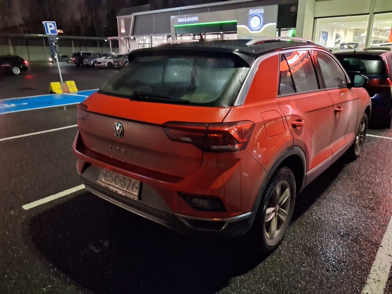 Volkswagen T-Roc vaihtoauto