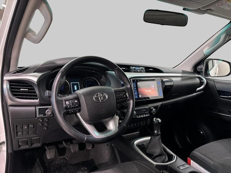 Toyota Hilux vaihtoauto