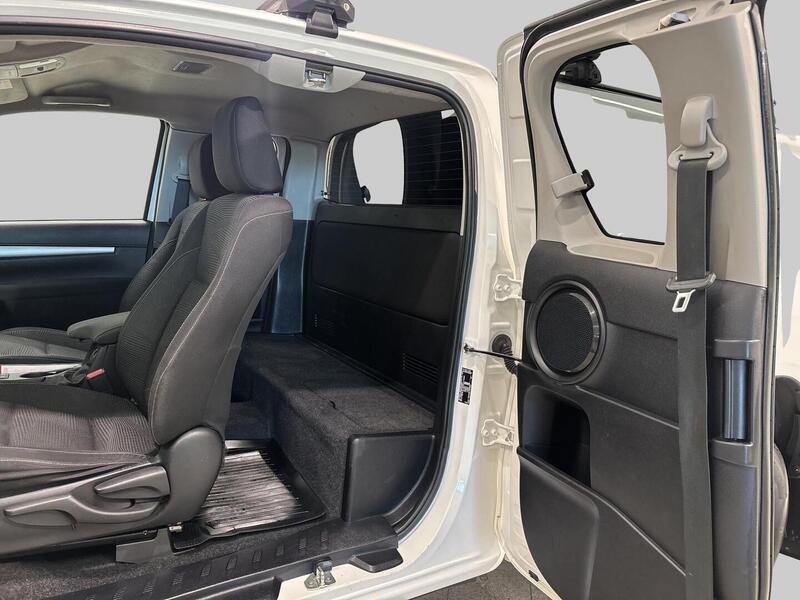 Toyota Hilux vaihtoauto