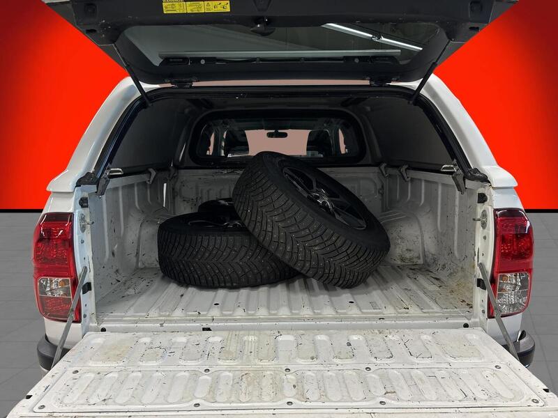 Toyota Hilux vaihtoauto