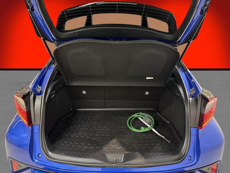 Toyota C-HR vaihtoauto