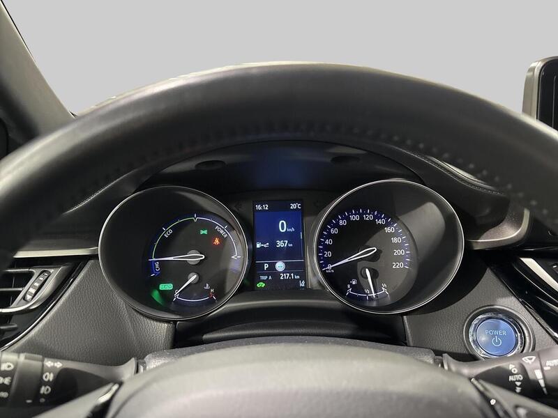 Toyota C-HR vaihtoauto