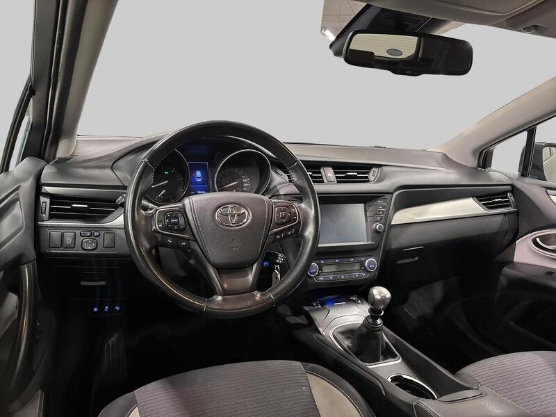 Toyota Avensis vaihtoauto