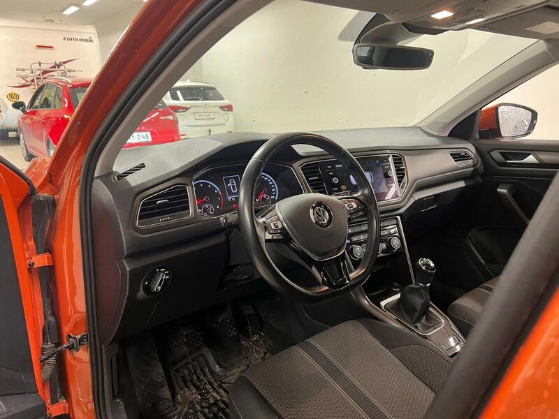 Volkswagen T-Roc vaihtoauto