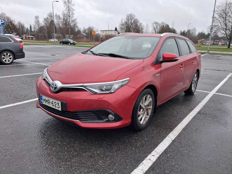 Toyota Auris vaihtoauto