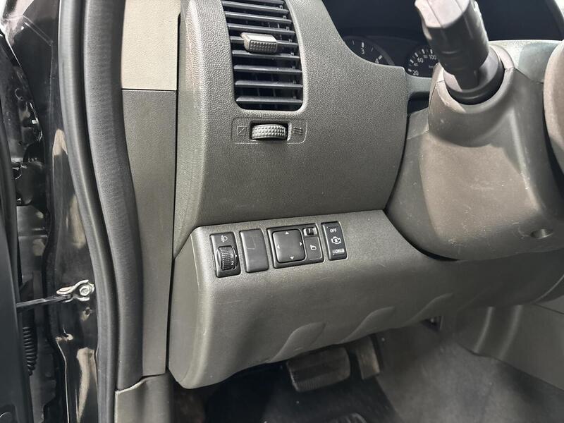 Nissan Navara vaihtoauto