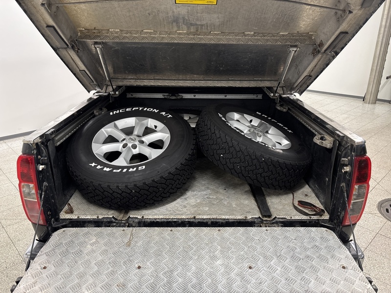 Nissan Navara vaihtoauto