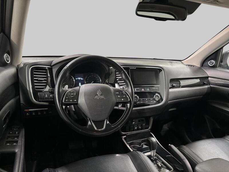 Mitsubishi Outlander vaihtoauto