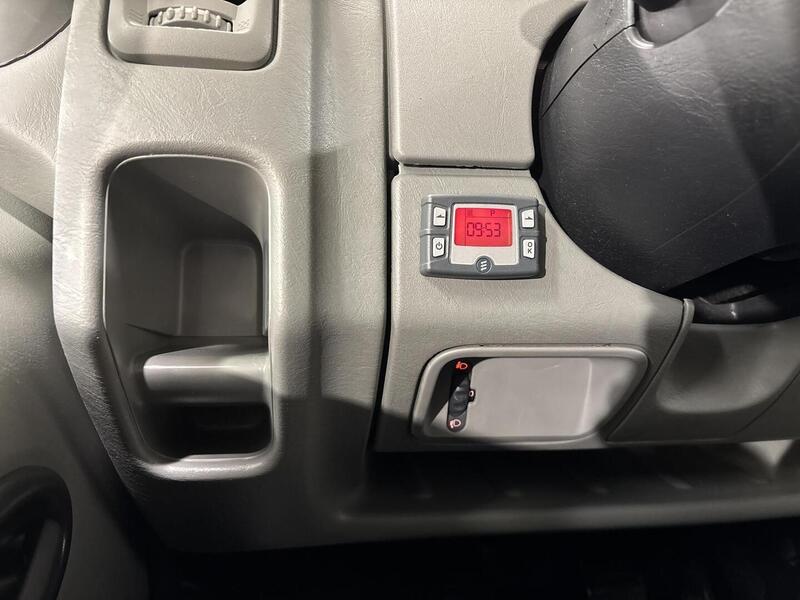 Nissan Primastar vaihtoauto