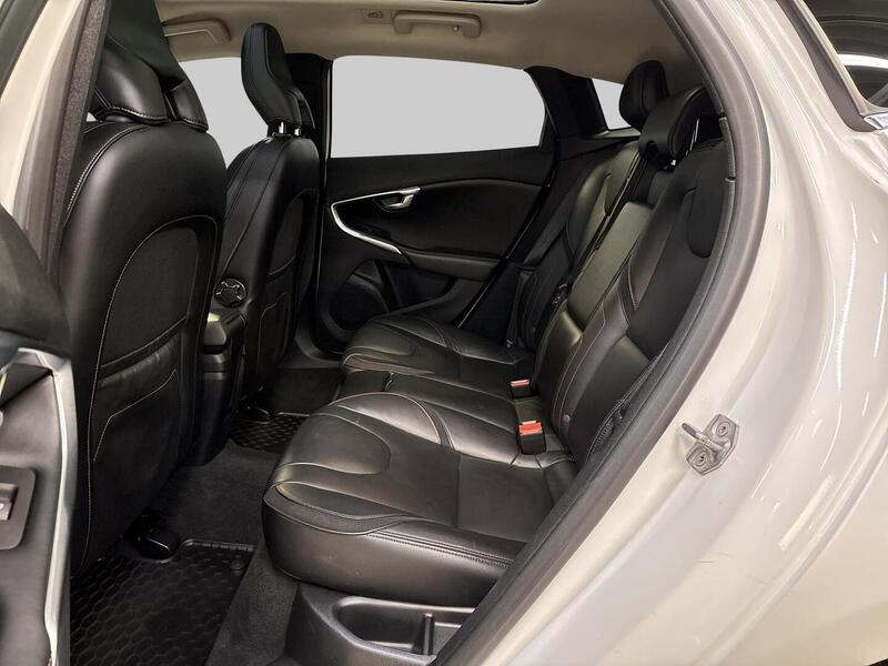 Volvo V40 Cross Country vaihtoauto