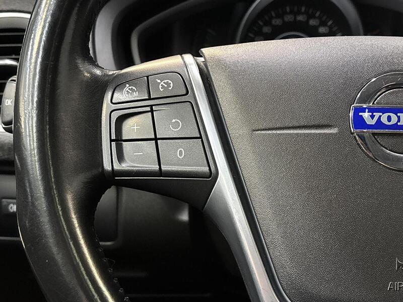 Volvo V40 Cross Country vaihtoauto