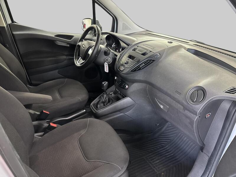 Ford Transit Courier vaihtoauto