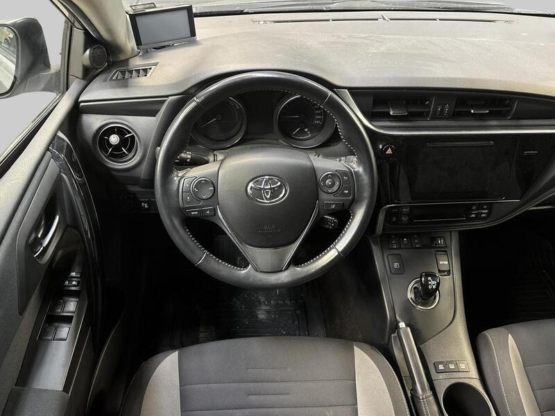 Toyota Auris vaihtoauto