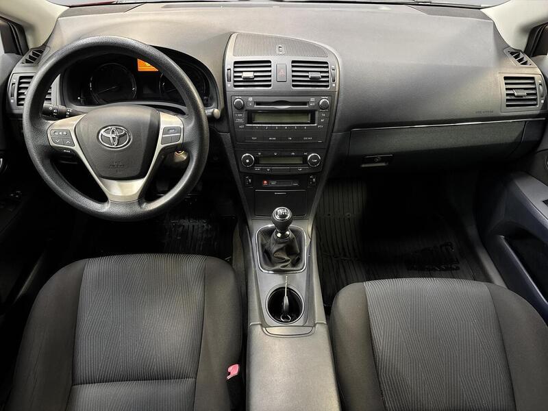 Toyota Avensis vaihtoauto