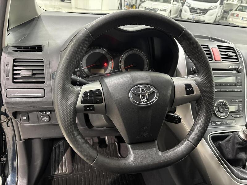 Toyota Auris vaihtoauto