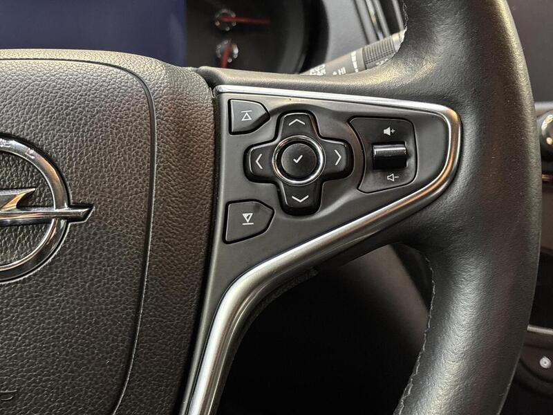 Opel Insignia vaihtoauto