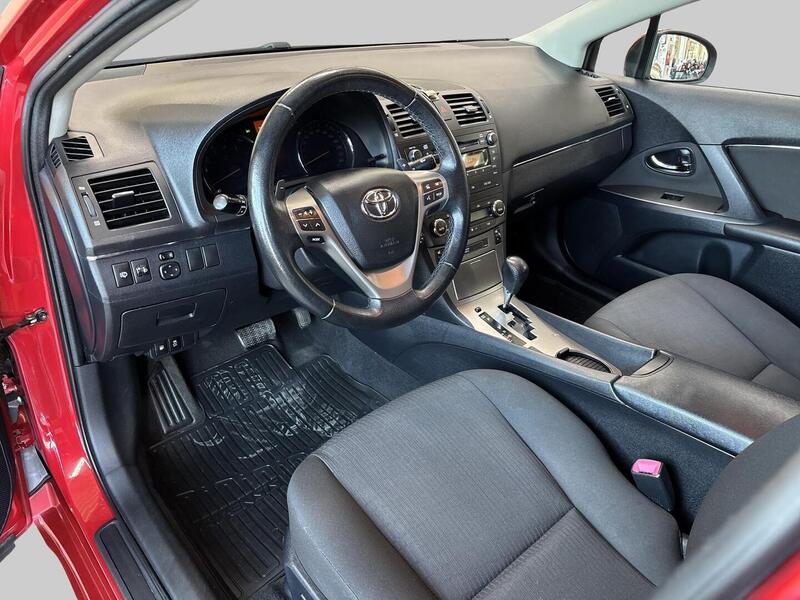 Toyota Avensis vaihtoauto